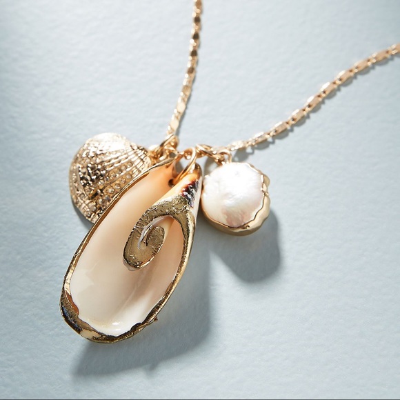 Anthropologie Jewelry - New Anthro Collecting Shells Pearl Necklace